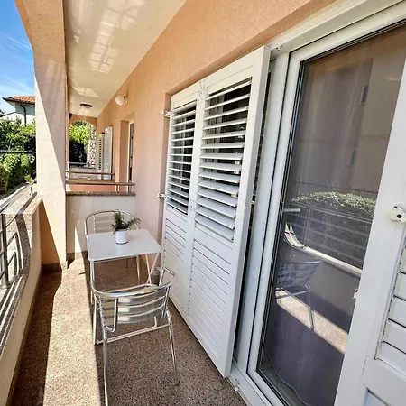 Apartment In 49889 Novi Vinodolski
